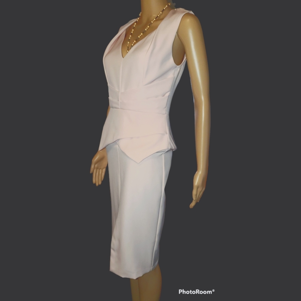 MISS SELFRIDGE Curve Hugging Feminine Dress Pale Blush Pink Size 4